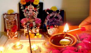 झुक्किएर पनि नगर्नुहोस् पूजा गर्दा यी गल्तीहरु अशुभ हुनेछ